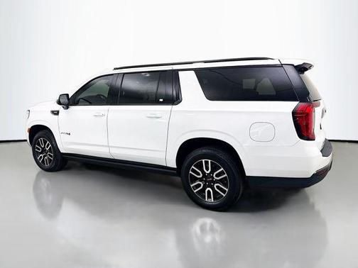 2023 GMC Yukon XL 4WD AT4