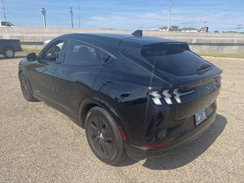 2022 Ford Mustang Mach-E California Route 1