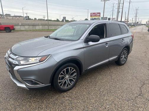 2016 Mitsubishi Outlander ES