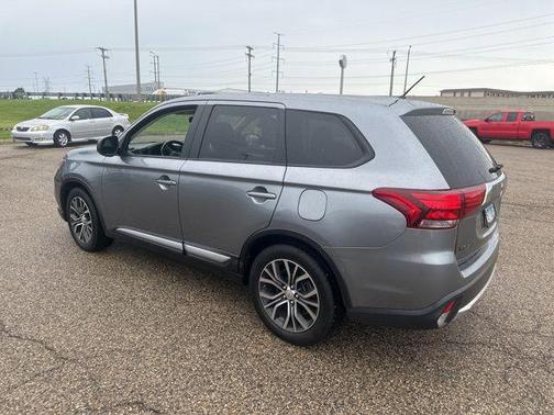 2016 Mitsubishi Outlander ES