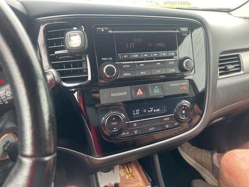 2016 Mitsubishi Outlander ES