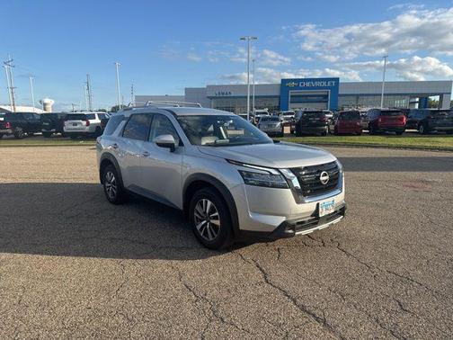 2023 Nissan Pathfinder SL 4WD