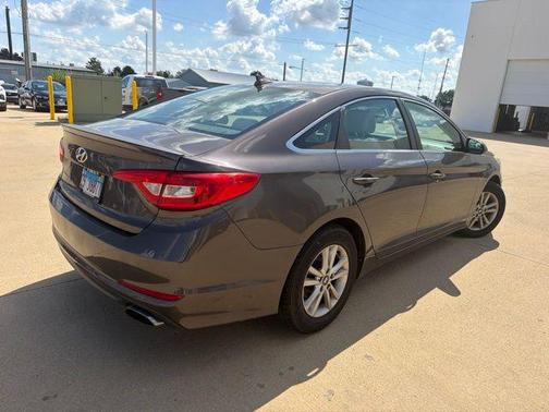 Dark Truffle 2016 Hyundai SONATA SE