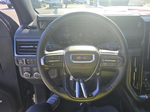 2025 GMC Yukon 4WD AT4