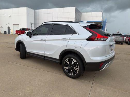 White Diamond 2024 Mitsubishi Eclipse Cross SE