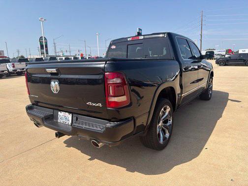 Diamond Black Crystal Pearlcoat 2019 RAM 1500 Limited
