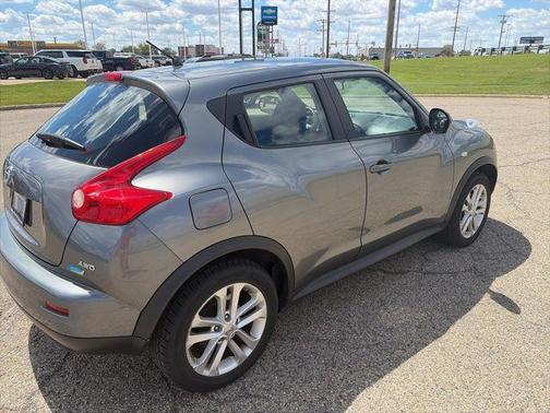 Gun Metallic Pearl Metallic 2012 Nissan Juke S