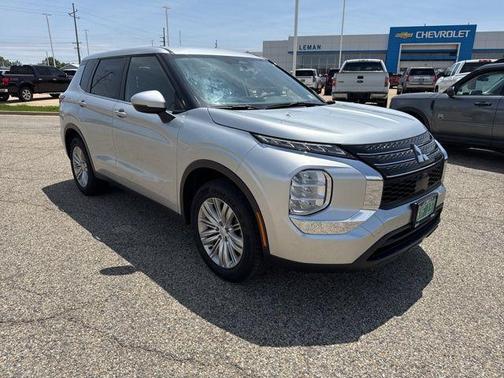 2024 Mitsubishi Outlander ES