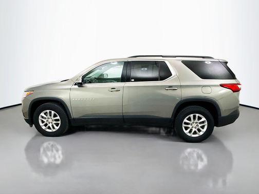 Pepperdust Metallic 2019 Chevrolet Traverse LT Cloth