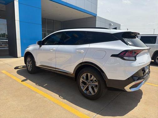 Glacial White Pearl 2023 Kia Sportage SX