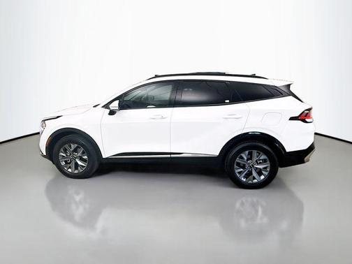 Glacial White Pearl 2023 Kia Sportage SX