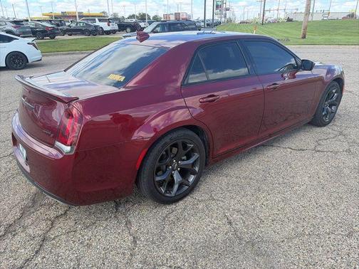 Velvet Red Pearlcoat 2022 Chrysler 300 S