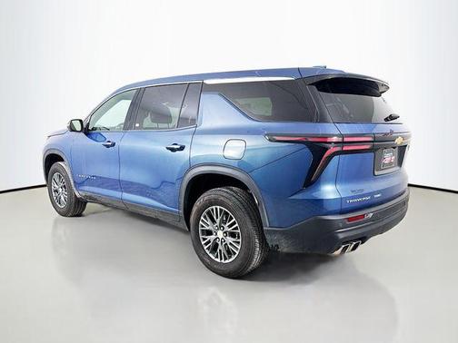2024 Chevrolet Traverse LS