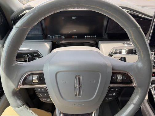 White Platinum Metallic Tri-Coat 2019 Lincoln Navigator L Reserve
