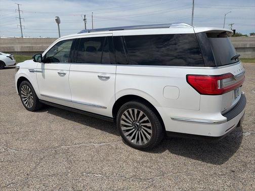 White Platinum Metallic Tri-Coat 2019 Lincoln Navigator L Reserve