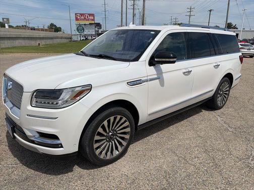 White Platinum Metallic Tri-Coat 2019 Lincoln Navigator L Reserve