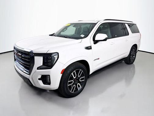 2022 GMC Yukon XL 4WD AT4