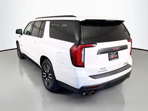 2022 GMC Yukon XL 4WD AT4