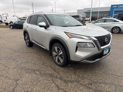 2022 Nissan Rogue SL