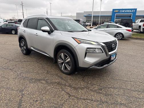 2022 Nissan Rogue SL