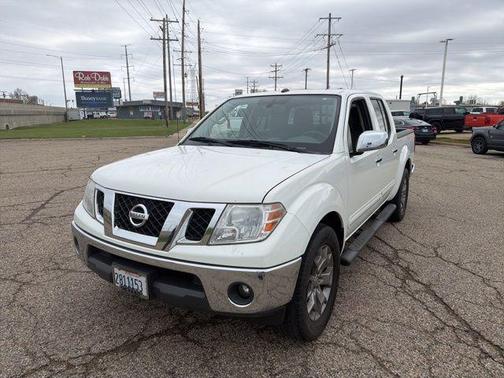 Glacier White 2019 Nissan Frontier SL