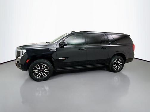 2022 GMC Yukon XL 4WD AT4