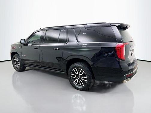 2022 GMC Yukon XL 4WD AT4