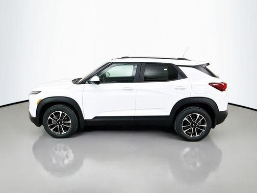 Summit White 2026 Chevrolet Trailblazer LT