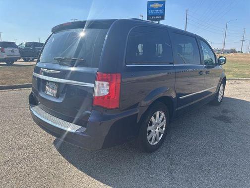 2016 Chrysler Town & Country Touring