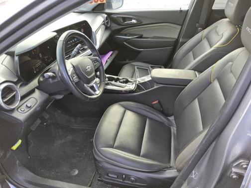 Sterling Gray Metallic 2024 Chevrolet Trax FWD ACTIV