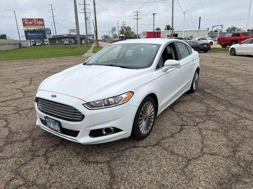 White 2016 Ford Fusion Titanium