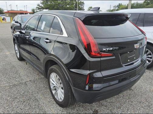 Stellar Black Metallic 2024 Cadillac XT4 Luxury