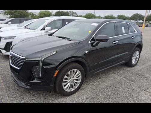 Stellar Black Metallic 2024 Cadillac XT4 Luxury