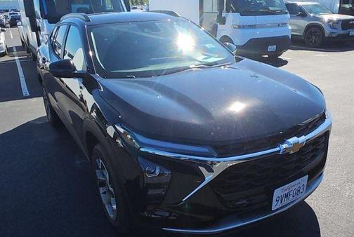 Mosaic Black Metallic 2025 Chevrolet Trax LT