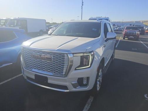 White Frost Tricoat 2024 GMC Yukon Denali