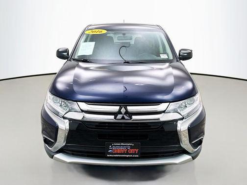 2016 Mitsubishi Outlander ES