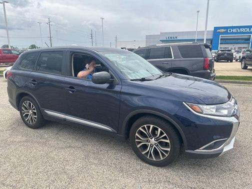 2016 Mitsubishi Outlander ES