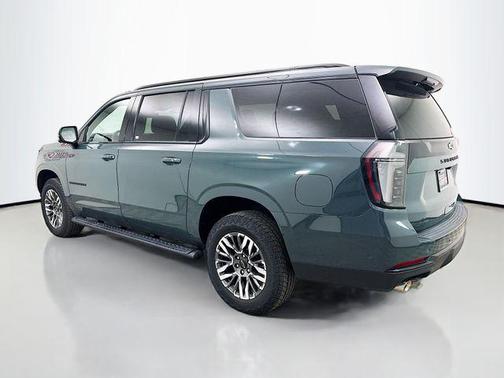 2025 Chevrolet Suburban 4WD Z71