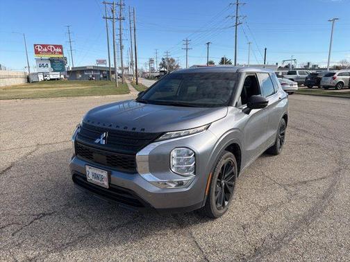 2022 Mitsubishi Outlander SE