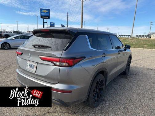 2022 Mitsubishi Outlander SE