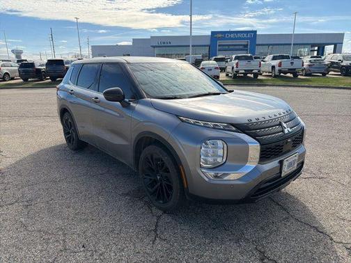 2022 Mitsubishi Outlander SE