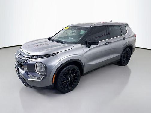 2022 Mitsubishi Outlander SE