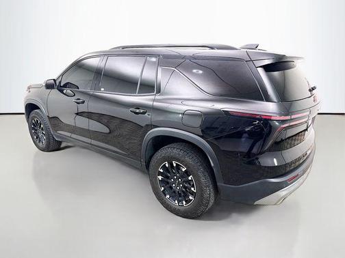 Mosaic Black Metallic 2024 Chevrolet Traverse AWD Z71