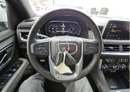 2024 GMC Yukon XL SLT