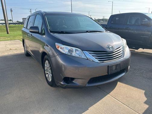 2015 Toyota Sienna SE