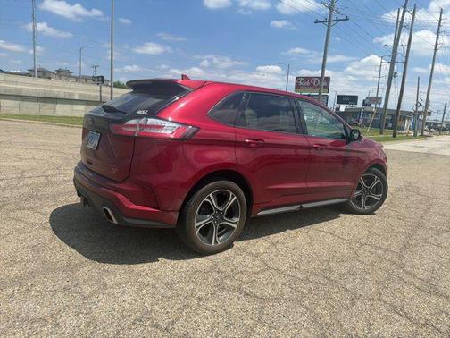 Ruby Red Metallic Tinted Clearcoat 2019 Ford Edge ST