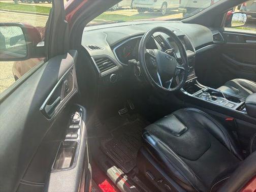 Ruby Red Metallic Tinted Clearcoat 2019 Ford Edge ST