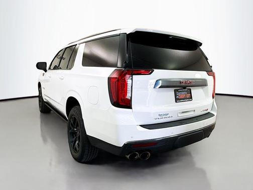 2022 GMC Yukon XL 4WD AT4