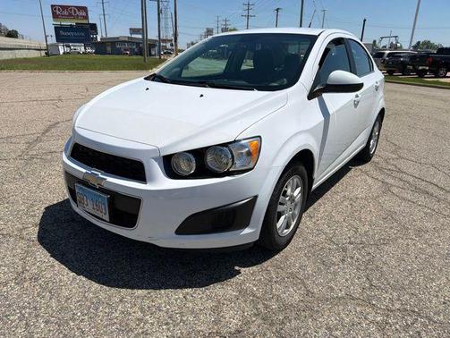 Summit White 2013 Chevrolet Sonic LT