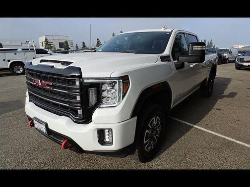 Summit White 2022 GMC Sierra 2500 AT4